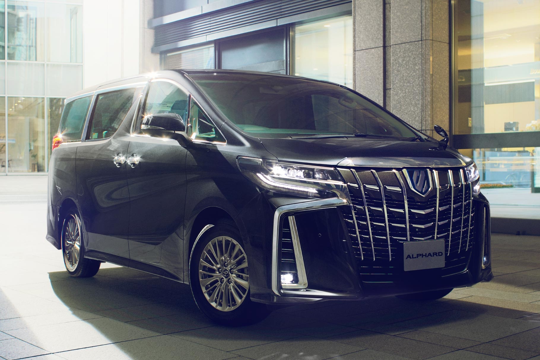 alphard_feature_img01