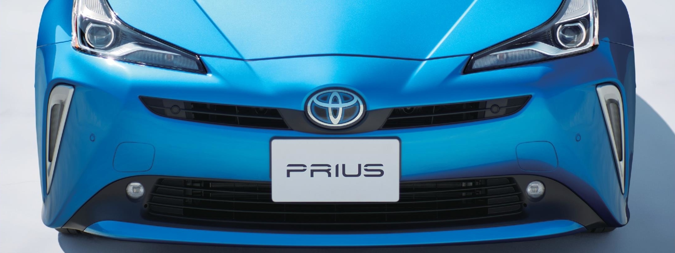 A“ツーリングセレクション”(2WD)