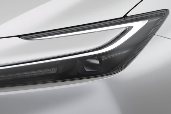 Bi-Beam LEDヘッドランプ＋LEDターンランプ＋LEDクリアランスランプ＋LEDデイライト