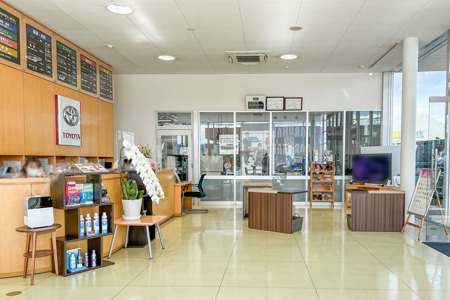 ショールーム③_群馬トヨタ高崎倉賀野店_202302