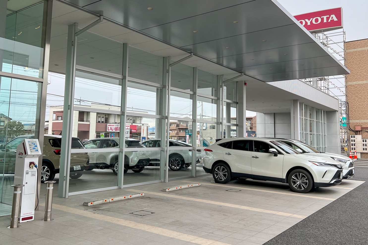 駐車場_群馬トヨタ伊勢崎つなとり店_202303