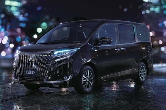 特別仕様車Gi“Premium Package・Black-Tailored”(2WD)