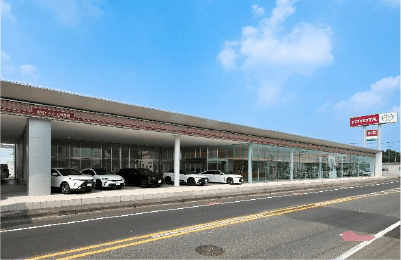 新車・中古車販売とレンタカー拠点を併設した複合店舗「太田竜舞店」が完成（2021）